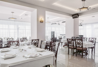 Ресторан Мореман в яхт-клубе Аврора Панорамный банкетный зал - фото 6