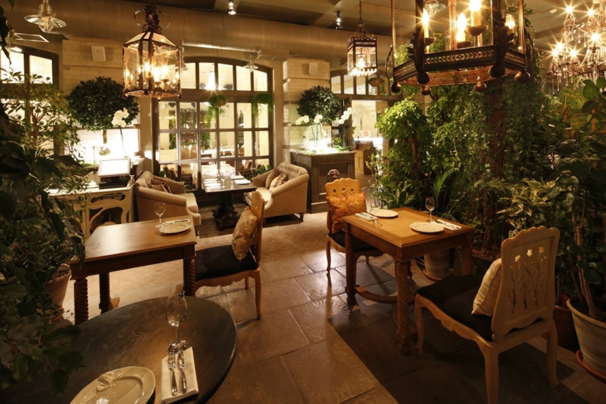 The sad ресторан москва. Еру сад. Еру сад. Ресторан зе сад москва. Ресторан урганта и цекало the сад.