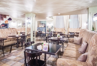 Ресторан Сенполия Зал на первом этаже с летней террасой - фото 16