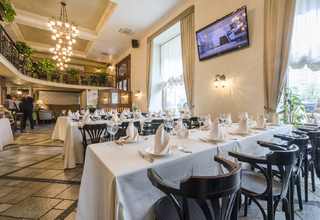 Ресторан Сенполия Зал на первом этаже с летней террасой - фото 12